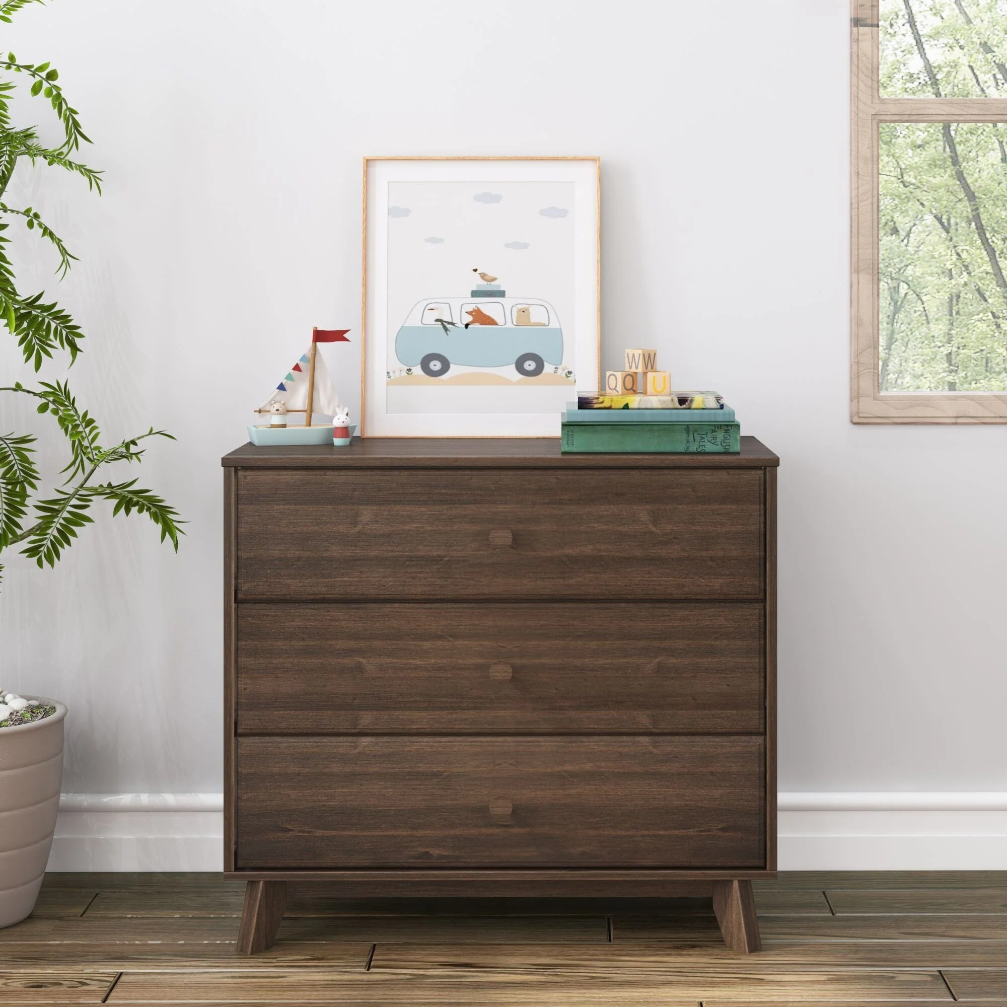 Classic 3-Drawer Dresser - Image 10