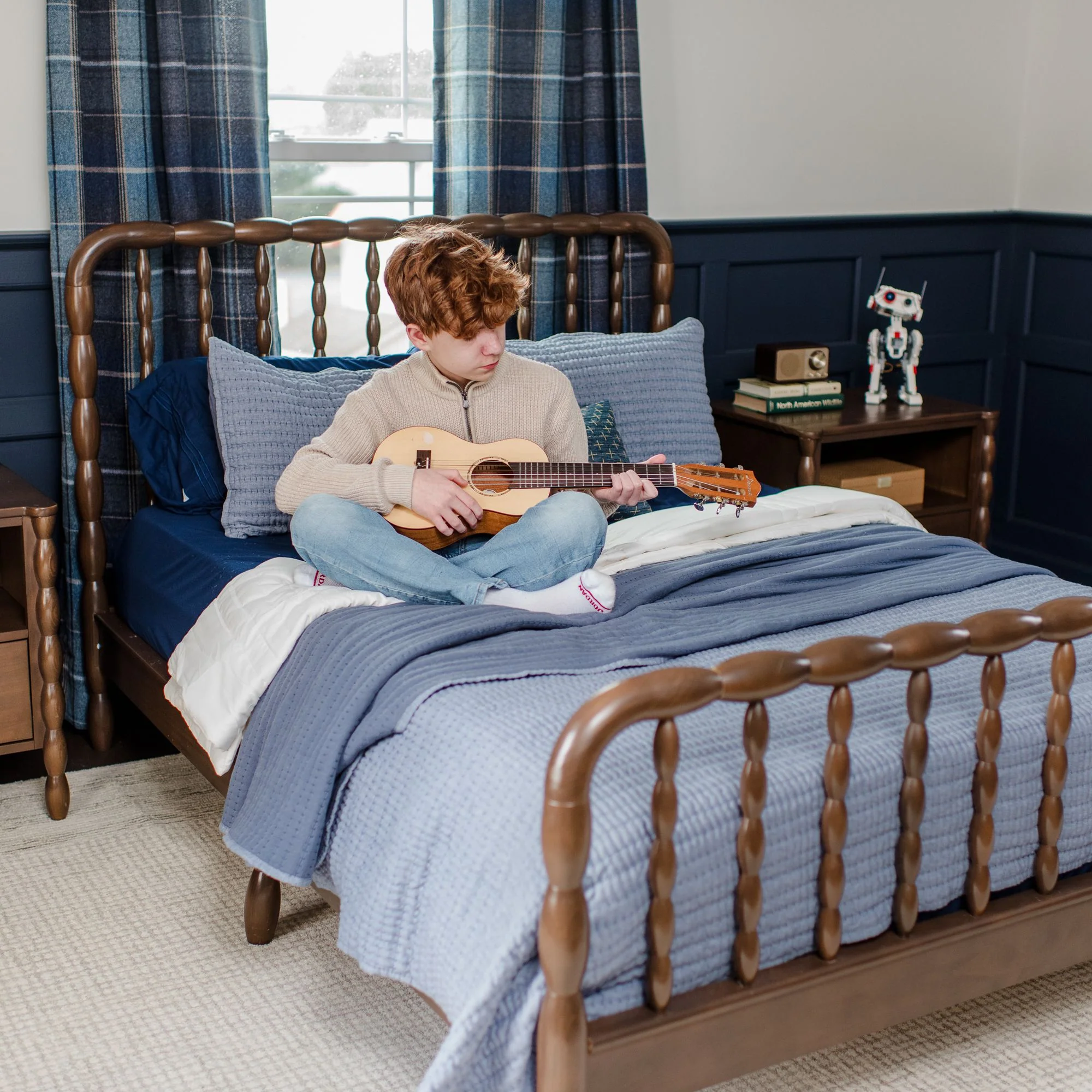 Jenny Full Bed - Image 25
