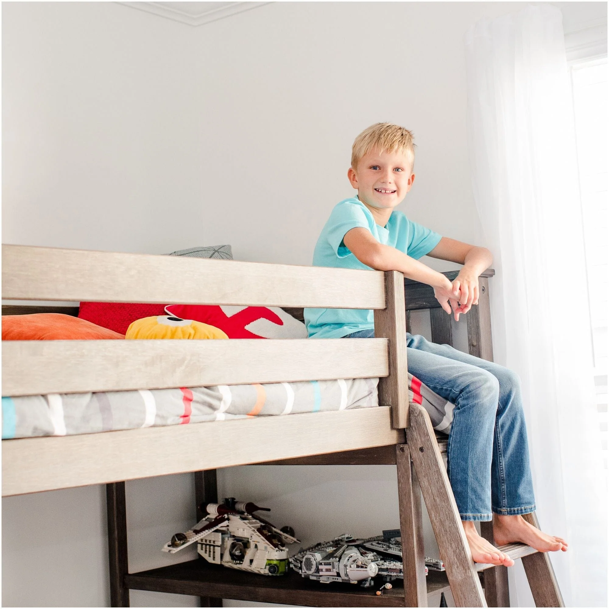 Twin Over Full L-Shaped Bunk Bed With Bookcase - Image 9